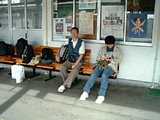 上諏訪駅ホームで、新宿行き「特急梓」待ち。